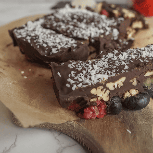 healthy rocky road chocolate biscuit cake